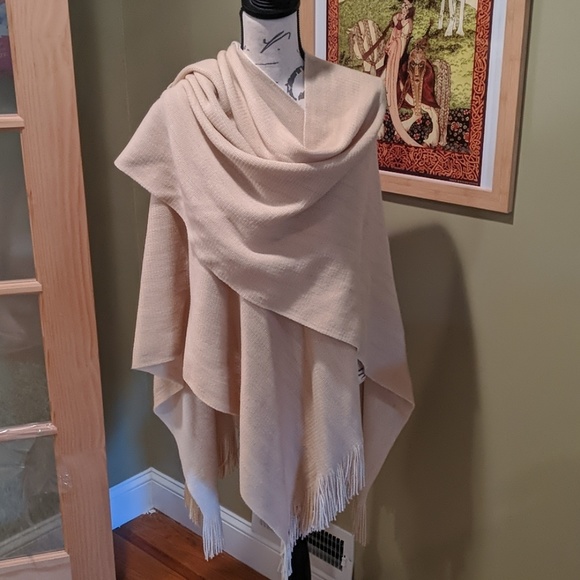 Shawl Wrap Two Color Reversible - Picture 3 of 6